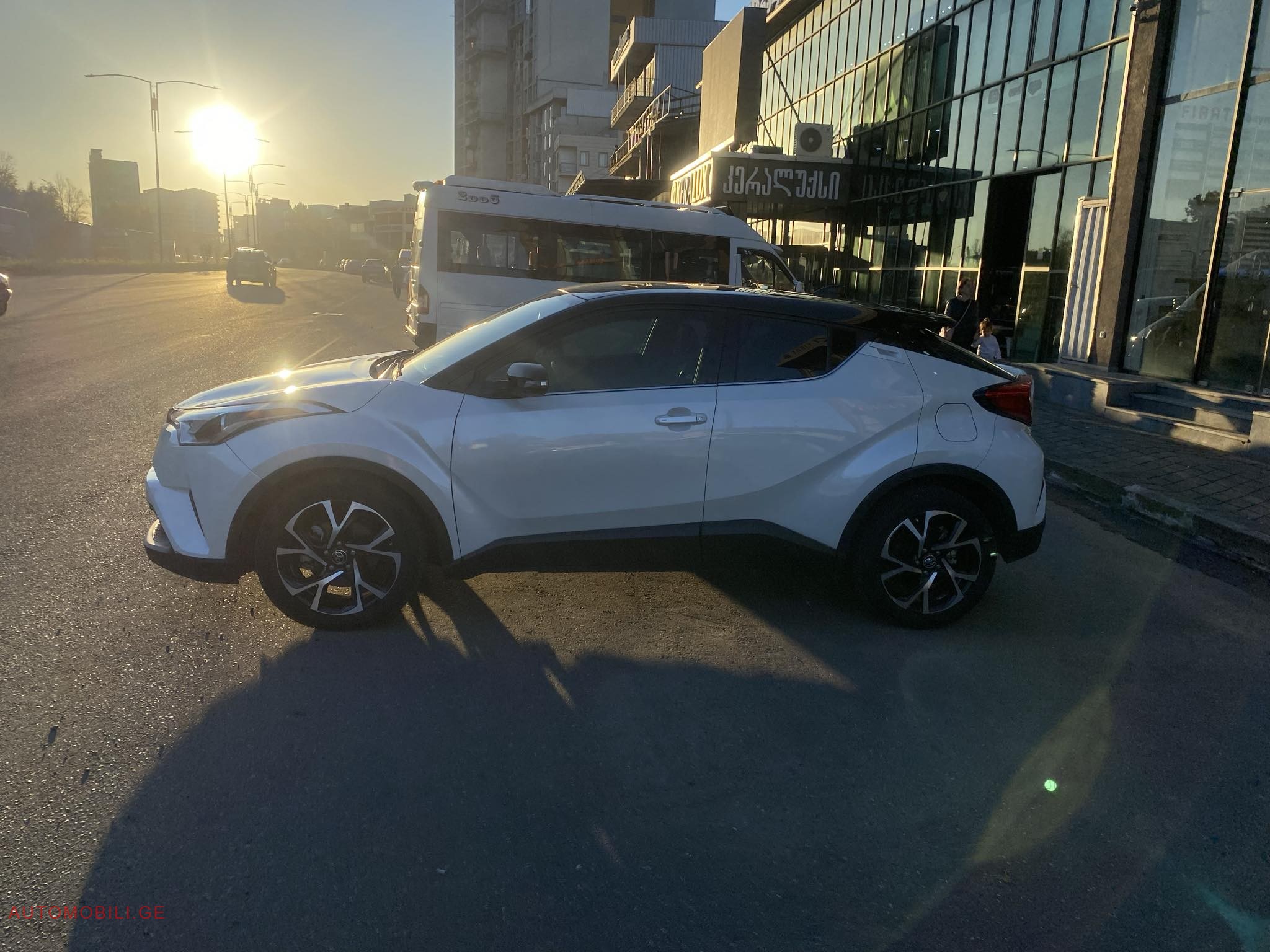 TOYOTA CHR